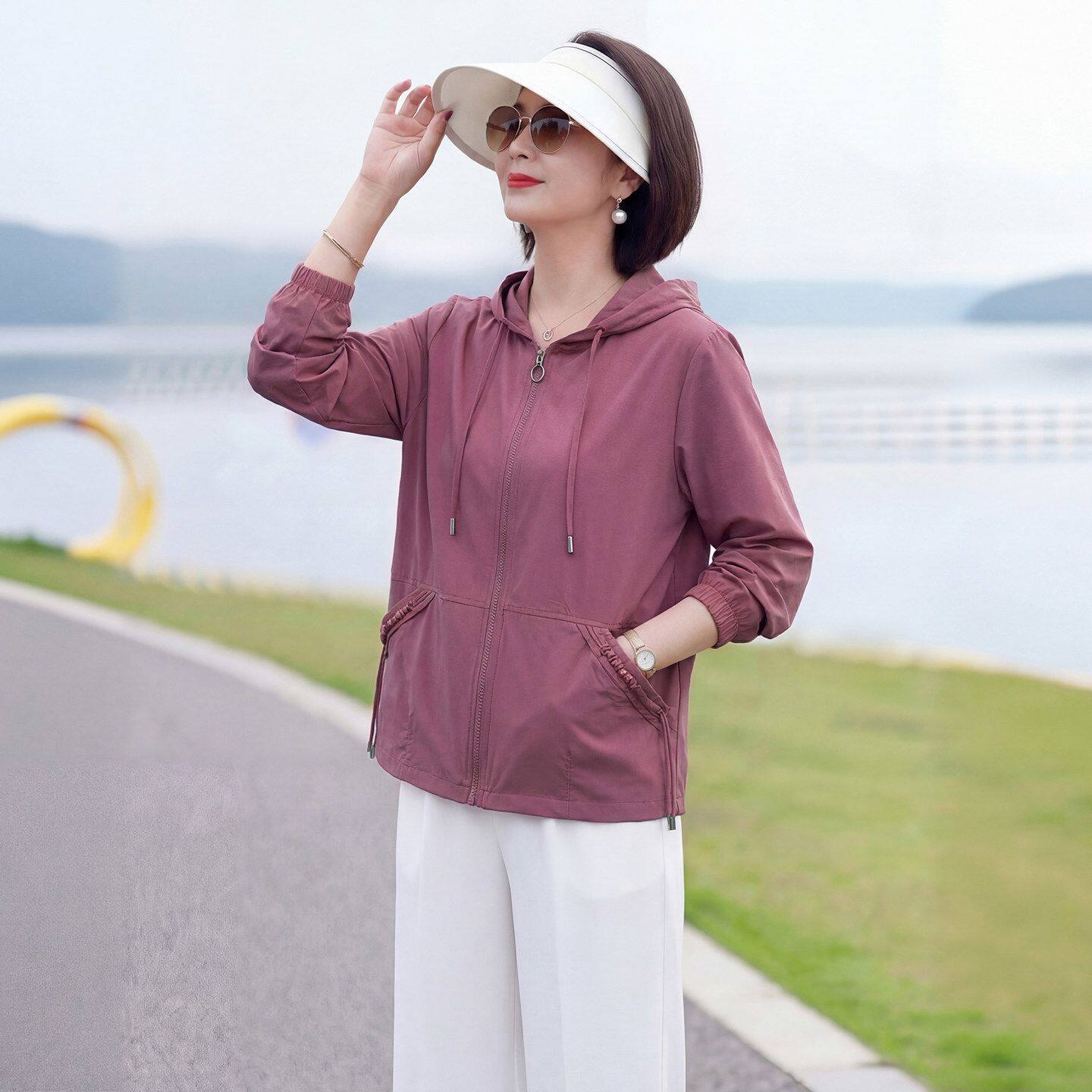 雪中飞中年女士气质防晒外套开衫舒适速干连帽拉链薄款休闲妈妈装