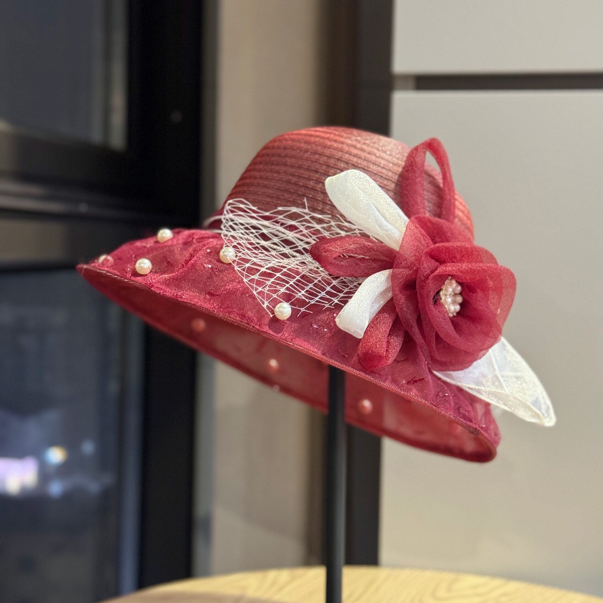 2026法式优雅花朵遮阳帽女夏网纱钉珠大沿礼帽时尚圆顶沙滩防晒帽