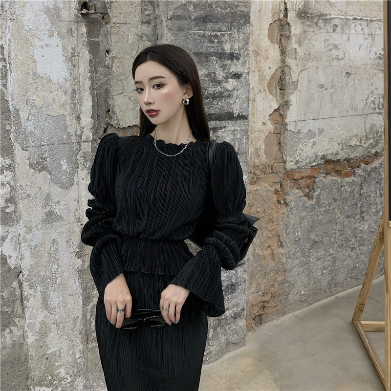 Real shot lady temperament suit dress autumn NEW BLACK PLEATED Bubble Sleeve Top + slit skirt