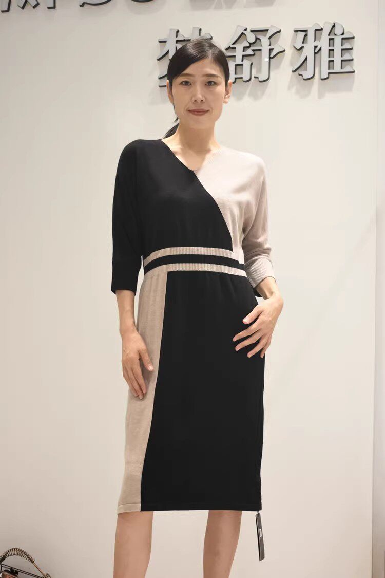 品牌女装2026春季新款专柜新品60381177修身针织弹力舒适连衣裙