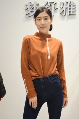 衣69380132时尚弹力修身打底衫