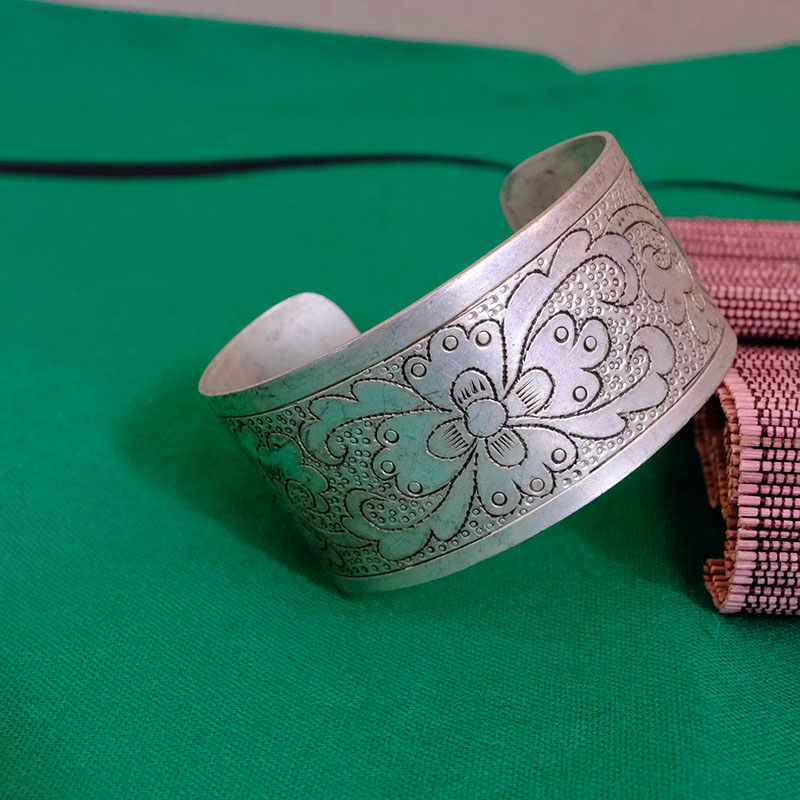 新款复古苗银宽手镯民族风雕花合金手环波西米亚开口可调节手饰品