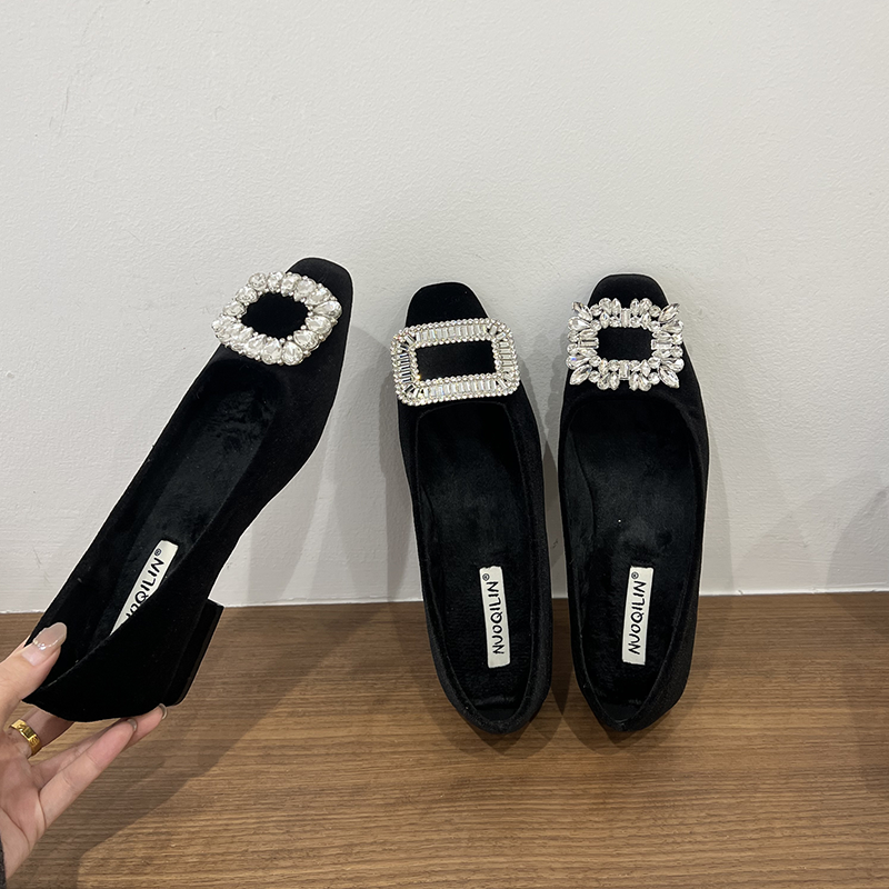 2025新款法式水钻浅口单鞋女粗跟平底鞋秋冬配裙子通勤气质百搭