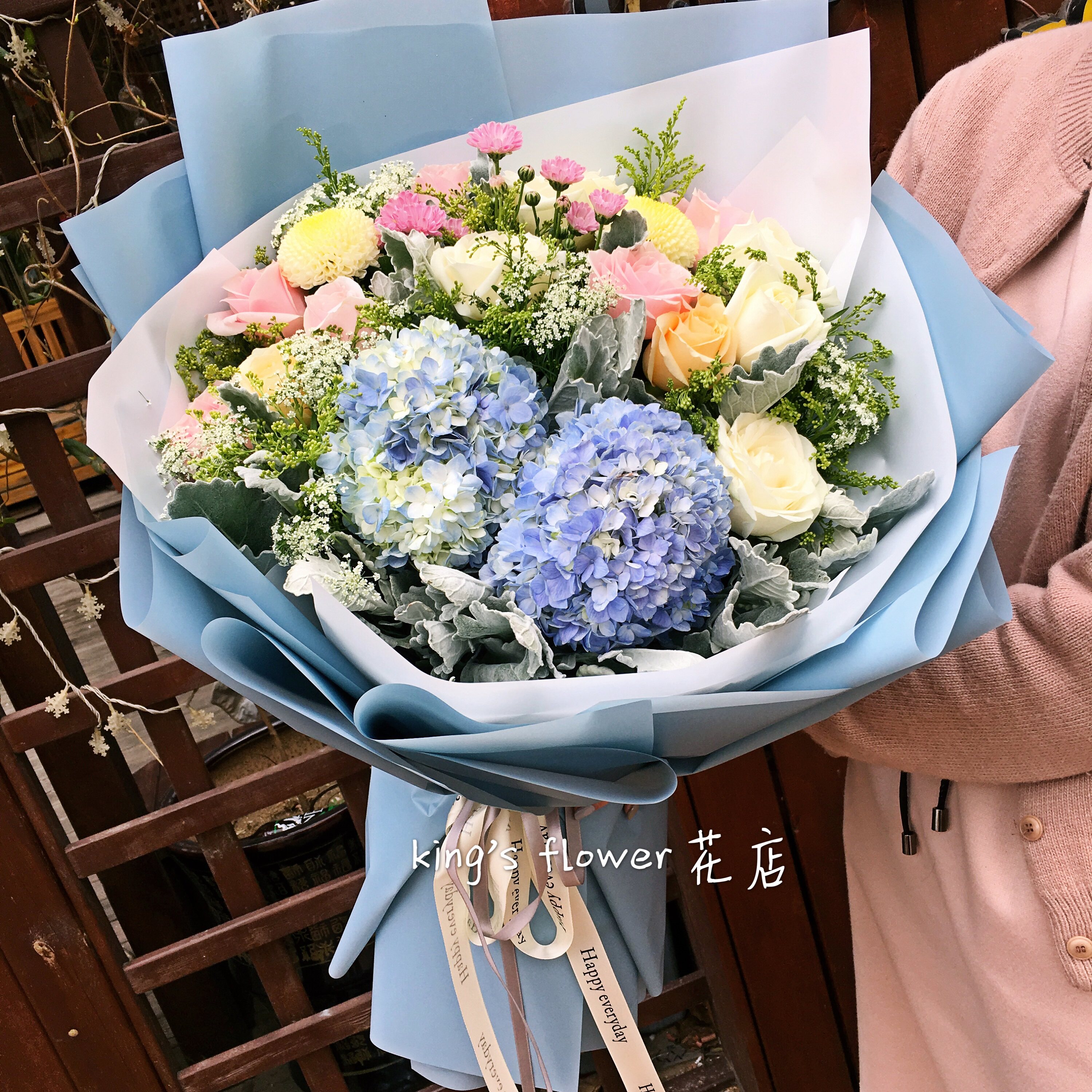 东莞北京上海绣球礼物玫瑰花束