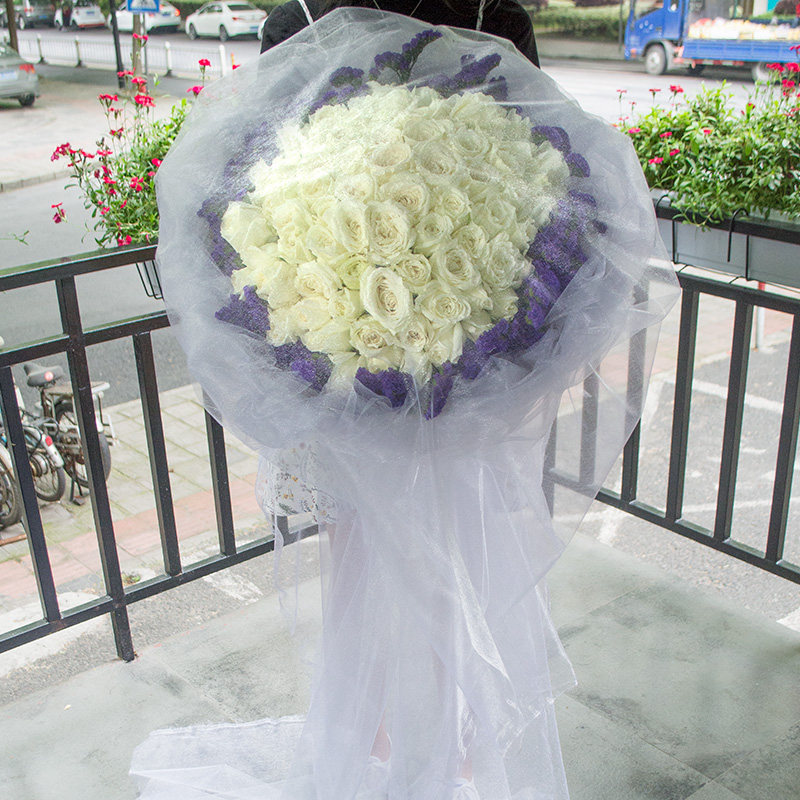 全国99朵红玫瑰花束礼盒吉林鲜花速递同城长春四平沈阳生日送花店