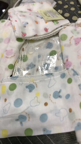 某屋双层纱方巾随机20个微瑕尺寸有误差