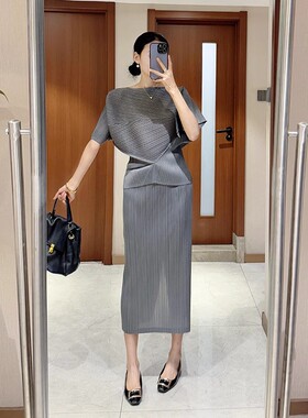 Issey Miyake/三宅一生褶皱夏季新款圆领短袖t恤女设计感薄款宽松