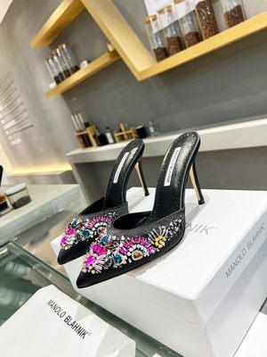 代购Manolo Blahnik/MB女鞋 休闲镶钻一脚蹬细跟尖头包头平底凉鞋