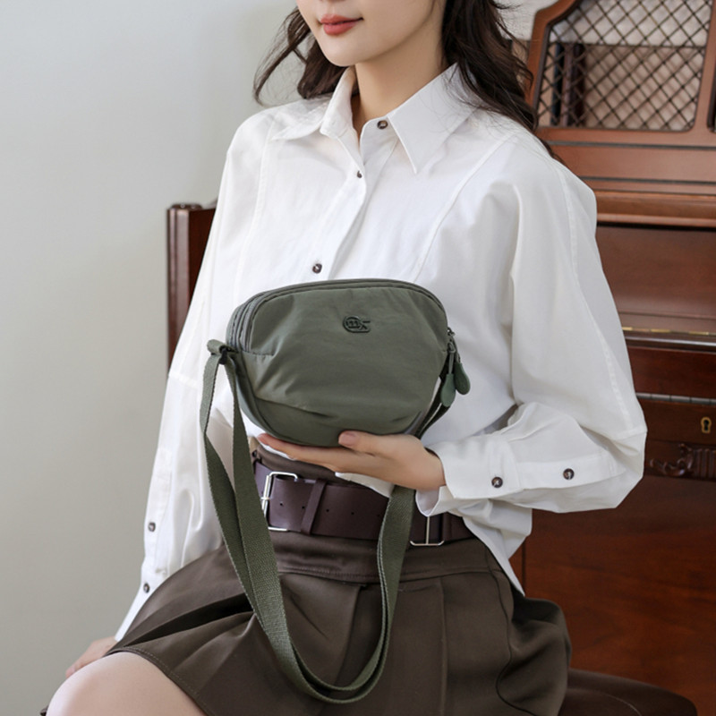 防水尼龙布小包女2025新款时尚百搭简约斜挎包轻便单肩包手机包女