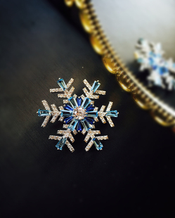 9k金真金合金莫桑石胸针托帕石雪花胸花别针钻石毛衣配饰丝巾扣