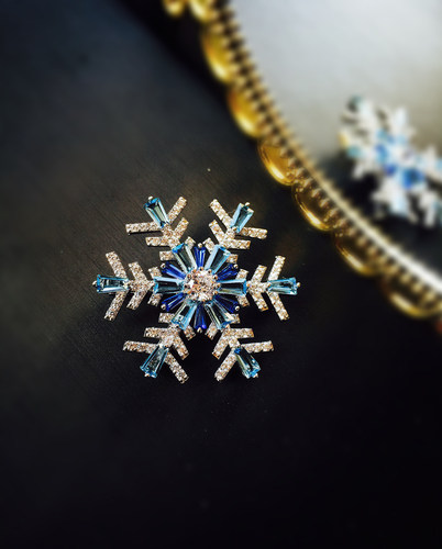 9K金 胸针 胸花 别针 丝巾扣 莫桑钻石 钻石领针 西服配饰 毛衣针 玫瑰金 白金 黄金 真金