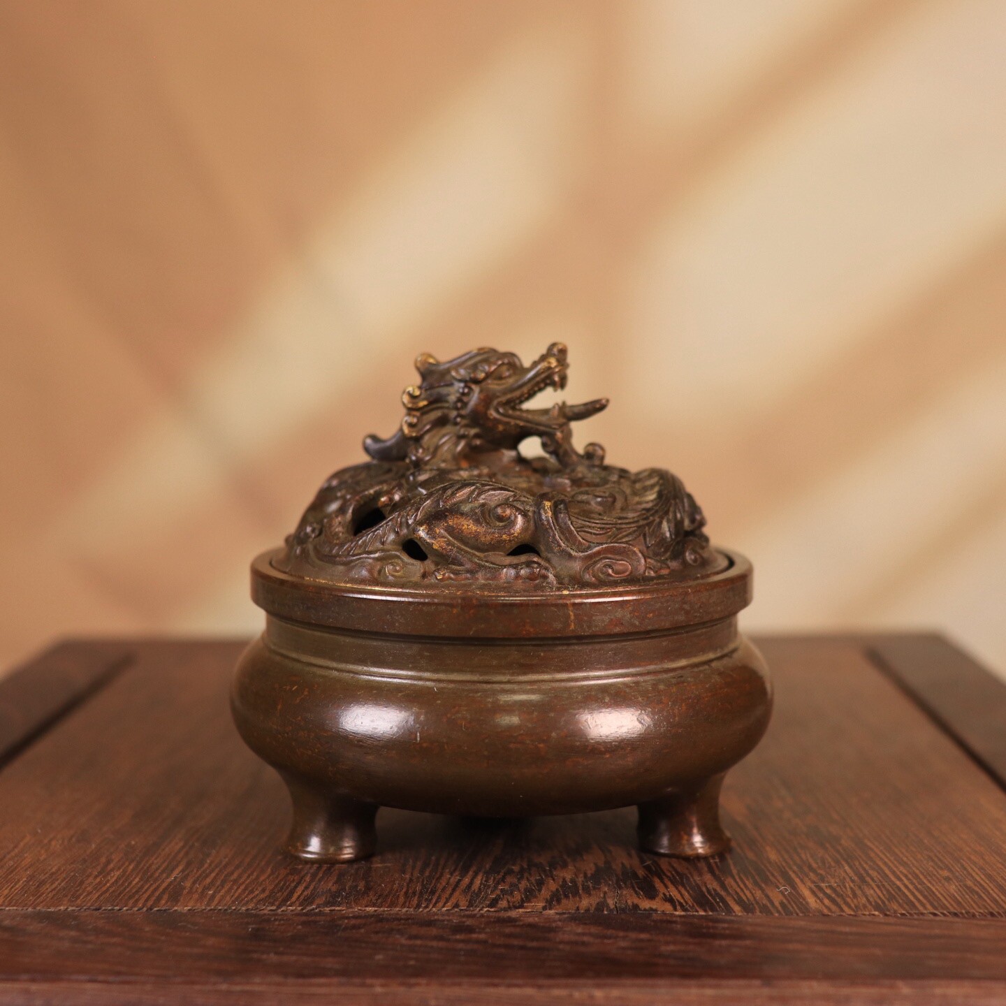 仿古盘龙盖铜香炉带座三足鬲式熏炉室内禅意香薰炉茶室供奉铜摆件