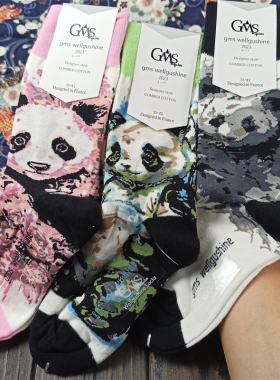 袜子铺子法国WELLGUSHINE SOCKS万国山熊猫潮棉袜卡通中筒袜男女
