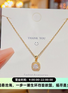 微镶气质轻奢满钻吊坠真金电镀精致时尚颈链锁骨链甜美小方糖项链
