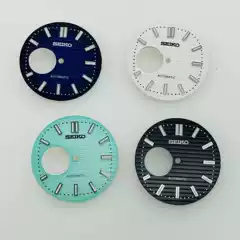 The New Nh38 Dial Mechanical Watch Has a Modified Hollow Nautilus Diving Surface with Green Luminous Dial and a Diameter of 30.5mm