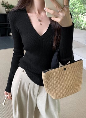 黑色气质修身显瘦别致V领长袖针织衫女2025春新款纯欲毛衣内搭