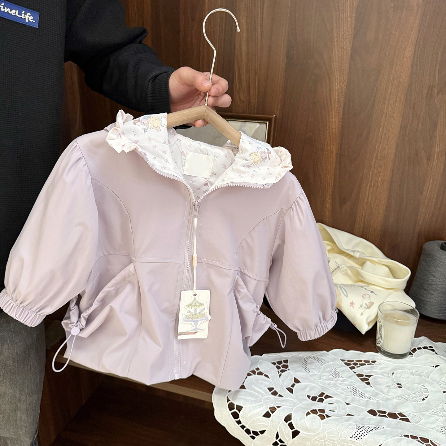 女宝宝时尚休闲冲锋衣女婴儿2026春装新款女童大口袋连帽风衣外套