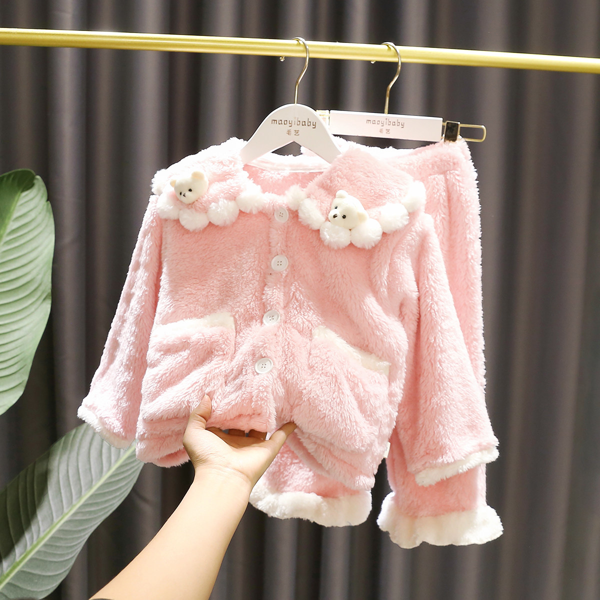 1-6岁女宝宝豪华珊瑚绒家居服女婴儿冬季3女童加厚法兰绒睡衣套装