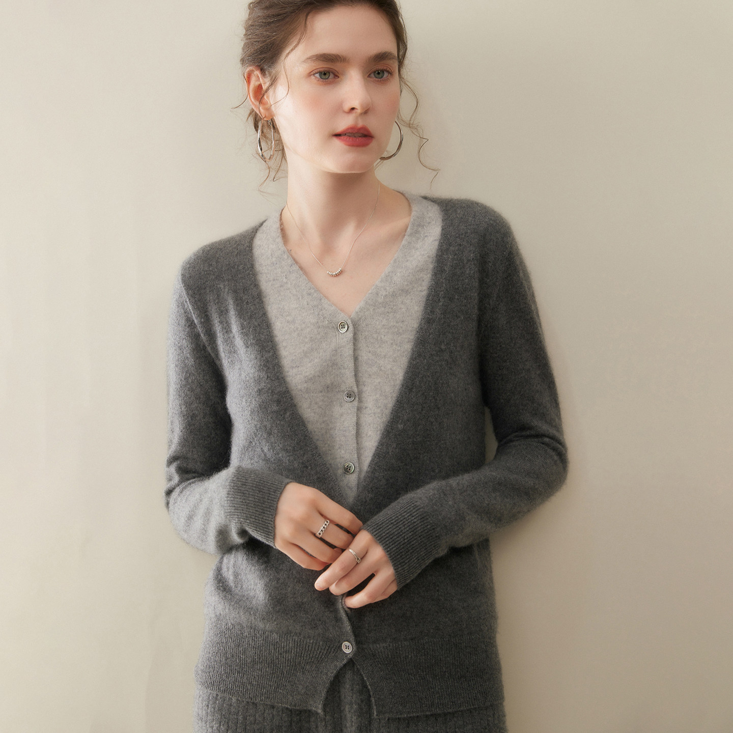 30%~含量山羊绒开衫女V领假两件拼色时尚毛衣针织打底衫外套上衣,女装/女士精品,羊绒衫,淘宝优惠券,粉丝福利购,淘宝优惠卷