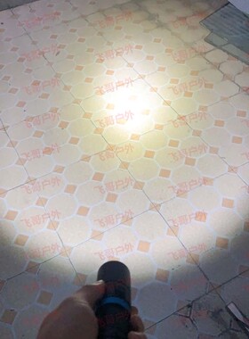 26650潜水强光水下夜潜防水手电筒充电远射应急赶海P50白光手电