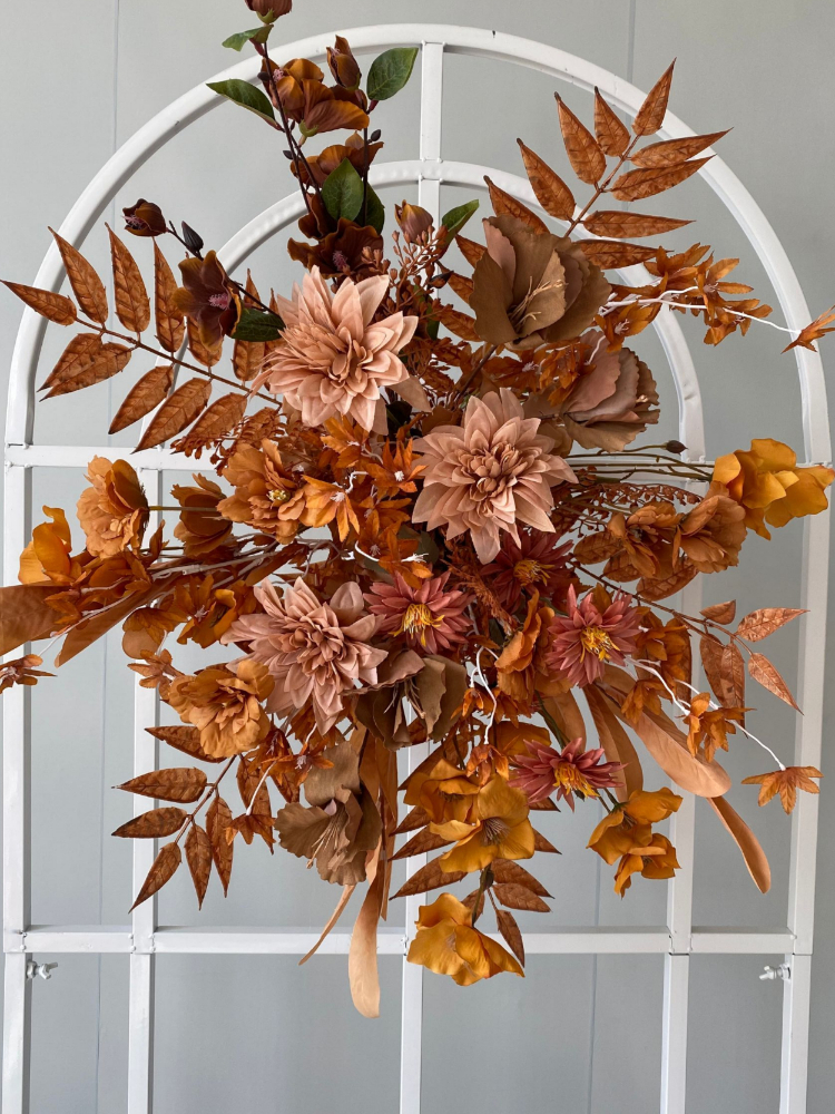 红色婚庆仿真花婚礼花排背景架拐角花铁艺几何路引花点布置花森系