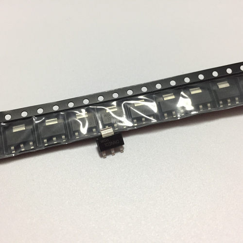 可控硅0103NN SOT-223封装 贴片 全新原装进口 实图拍摄