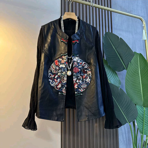 秋季盘扣刺绣U皮马甲长袖打底衫