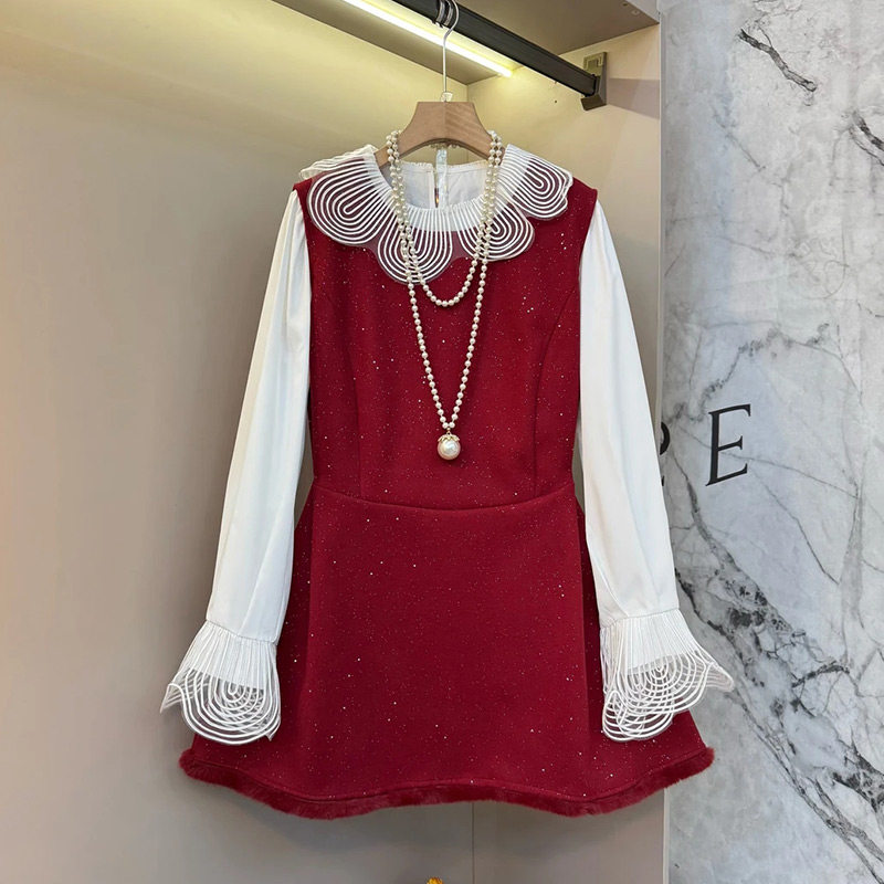 撒星马甲裙花瓣领衬衫套装