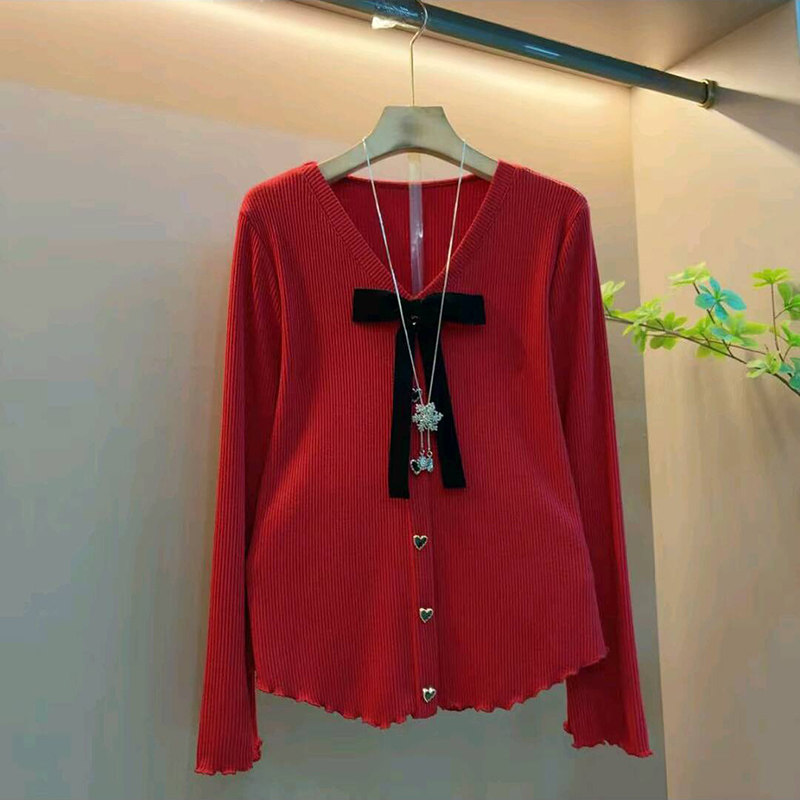 法式风蝴蝶结爱心扣短款针织上衣