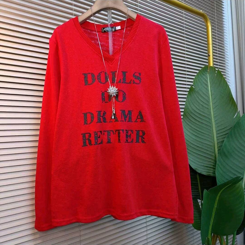 2026春季新款欧货时尚v领字母韩版休闲百搭T恤衫大码女装减龄上衣,女装/女士精品,大码内搭,淘宝优惠券,粉丝福利购,淘宝优惠卷