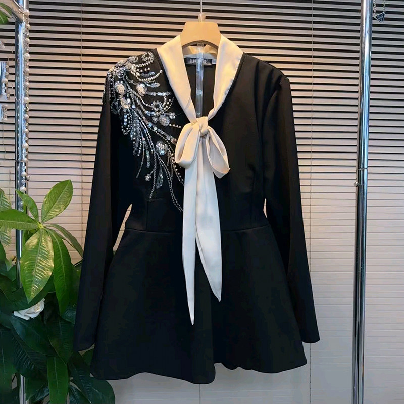 胖妹妹大码女装冬季新年款时尚气质V领系带钉钻亮片修身百搭上衣,女装/女士精品,大码内搭,淘宝优惠券,粉丝福利购,淘宝优惠卷