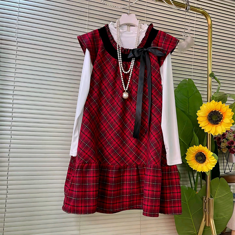 红格子马甲裙打底衫套装