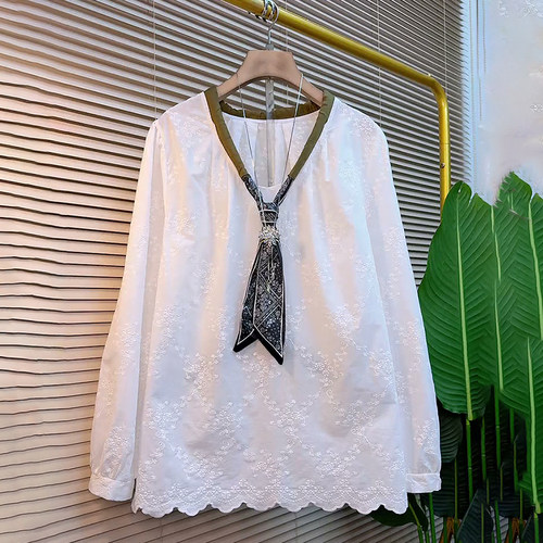 时尚刺绣提花丝巾设计洋气百搭衫