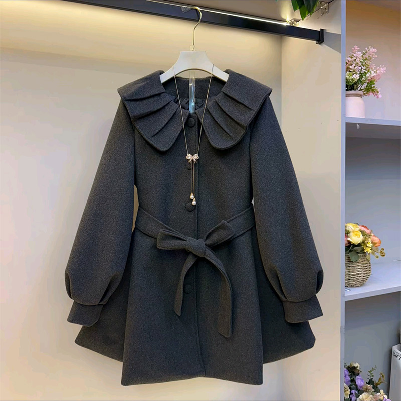 收腰花苞袖荷叶领棉外套