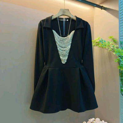 设计感深V领拼接串珠时尚百搭衫