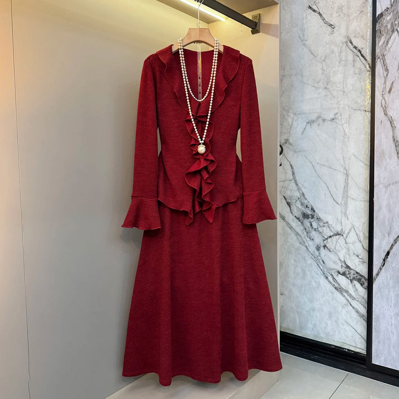 半身裙喇叭袖木耳边上衣大码套装