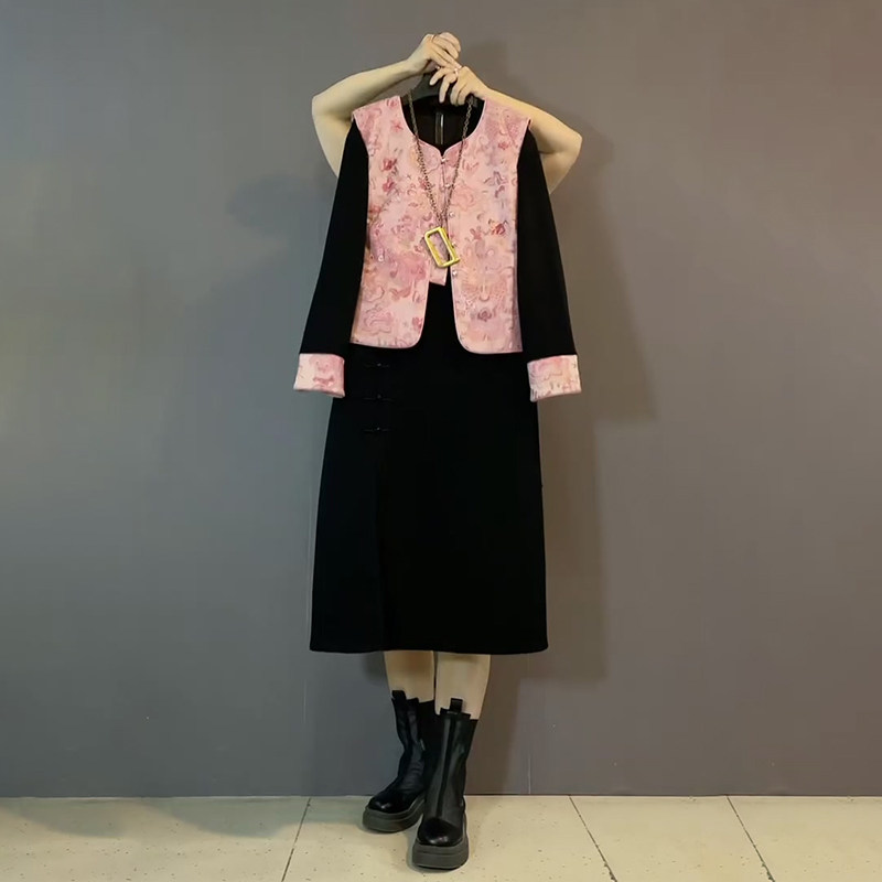 新中式盘扣国风刺绣马甲裙子套装