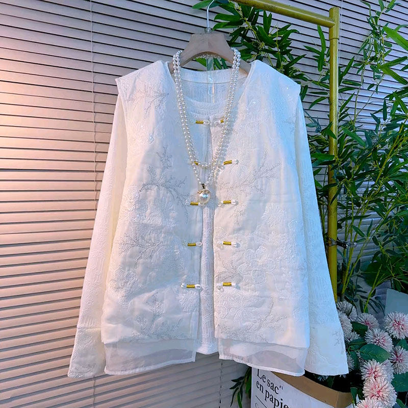 2026春季新款大码女装新中式复古盘扣刺绣马甲蕾丝打底衫两件套女,女装/女士精品,大码内搭,淘宝优惠券,粉丝福利购,淘宝优惠卷