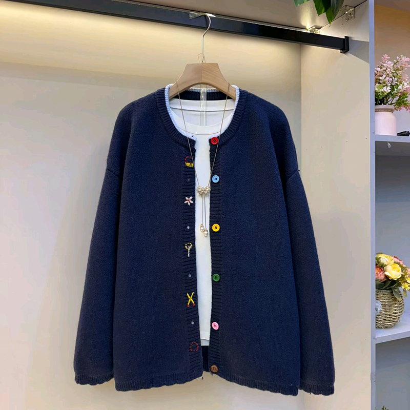 韩系新款大码女装彩扣针织开衫