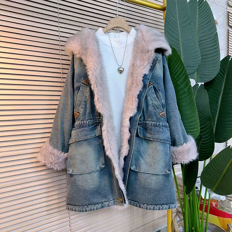 貂毛领拼接牛仔中长款厚棉服外套