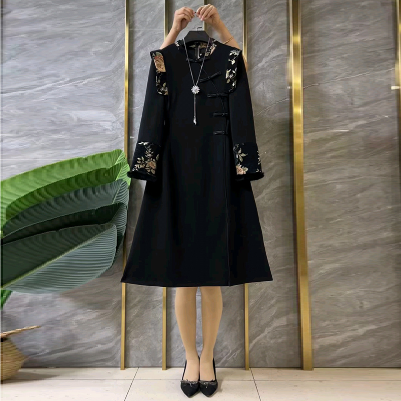 复古大码女装盘扣刺绣新款连衣裙