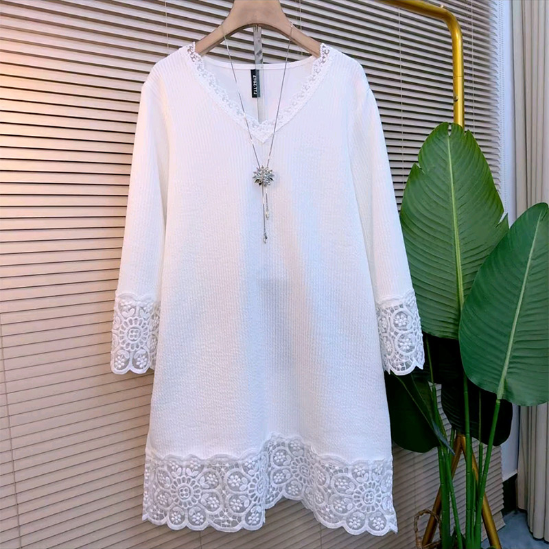 欧货V领拼接蕾丝边大衫