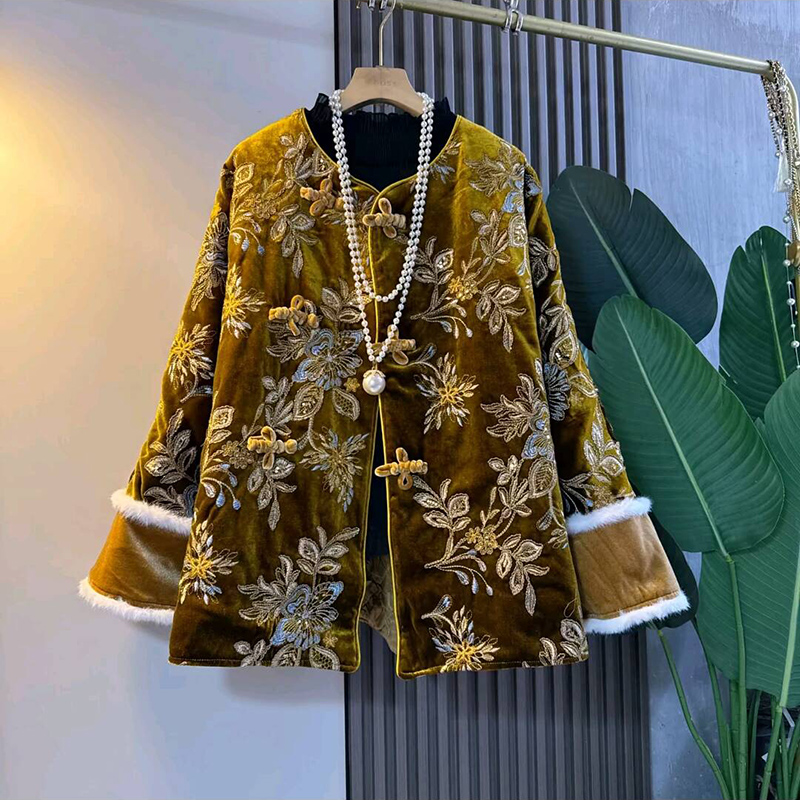 冬季复古新中式绣花盘扣加棉外套