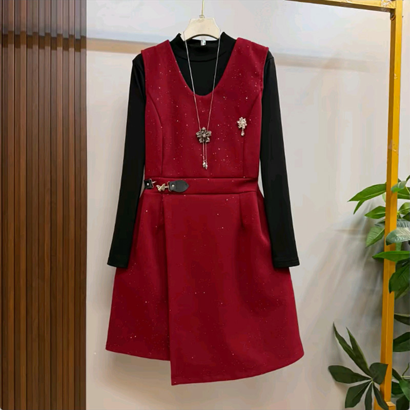 V领腰带马甲裙打底衫套装