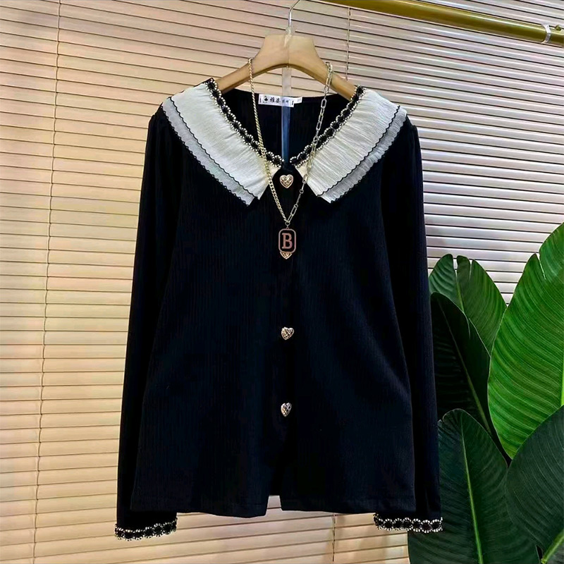 花边娃娃领长袖女人衫