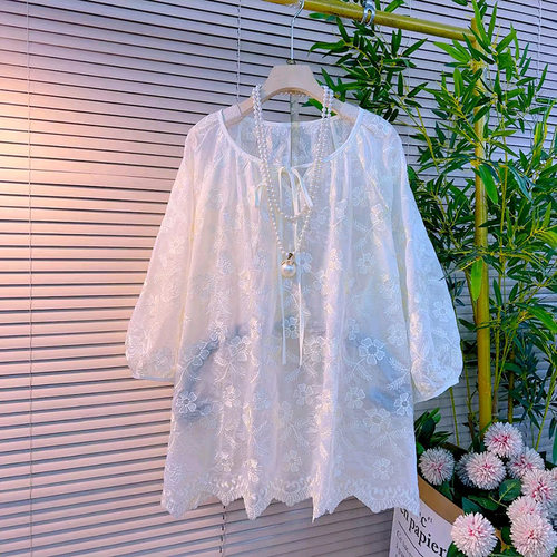 蝴蝶结系带提花刺绣上衣