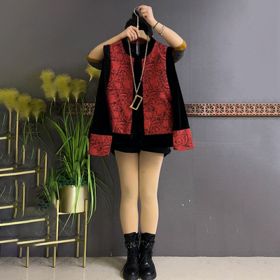 时尚古风遮肉马甲搭配丝绒打底衫