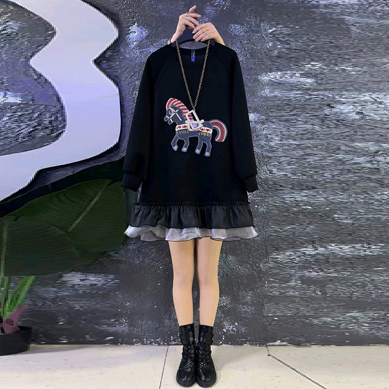 遮肉大码女装卡通小马卫衣裙减龄新款拼接花边连衣裙胖MM显瘦裙子