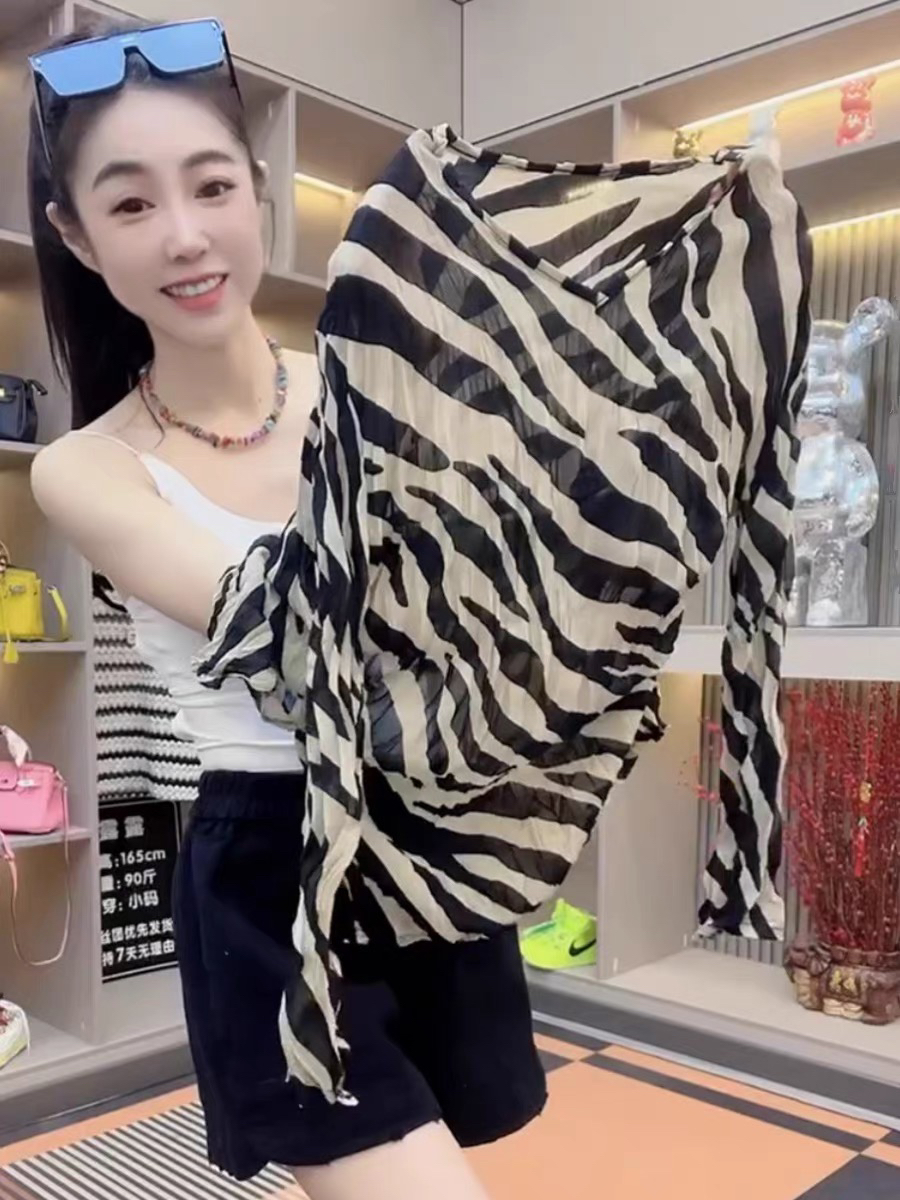欧货V领褶皱斑马纹开叉防晒衫长袖T恤女夏季洋气宽松上衣打底衫潮