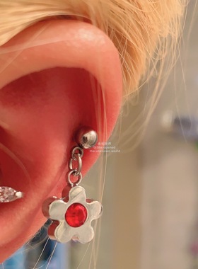 钛钢吊坠红钻扑克耳骨钉喜庆节日红色樱桃耳钉耳饰新款穿刺饰品